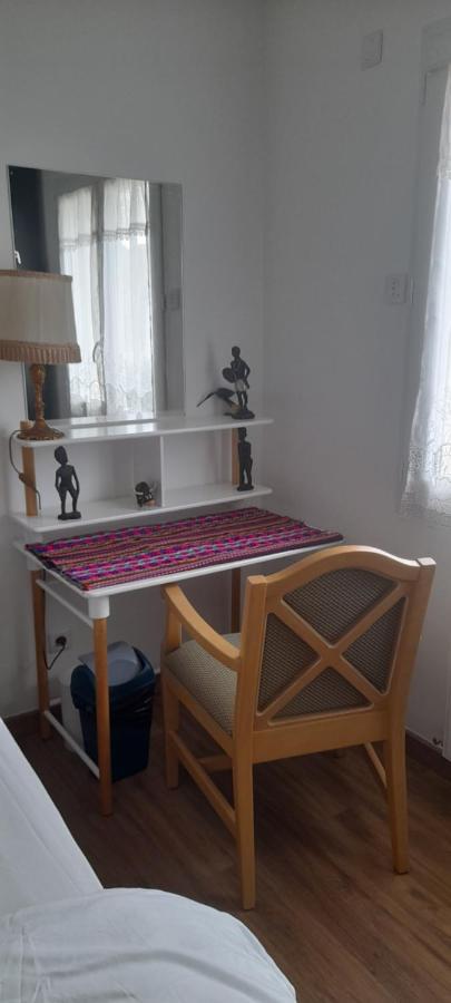 1 Chambre Pour 2 Personnes "Chez L'Habitant" Maison Possede Un Petit Chien Quincy-Voisins Exterior photo